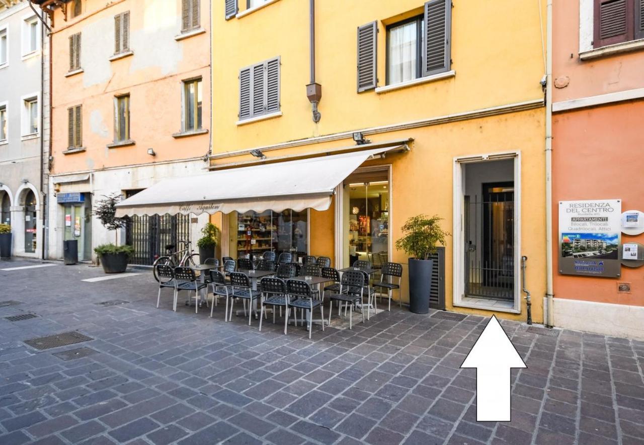 Desenzanoloft Yellow Apartment Desenzano del Garda Exteriör bild