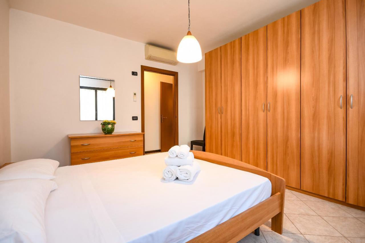 Desenzanoloft Yellow Apartment Desenzano del Garda Exteriör bild