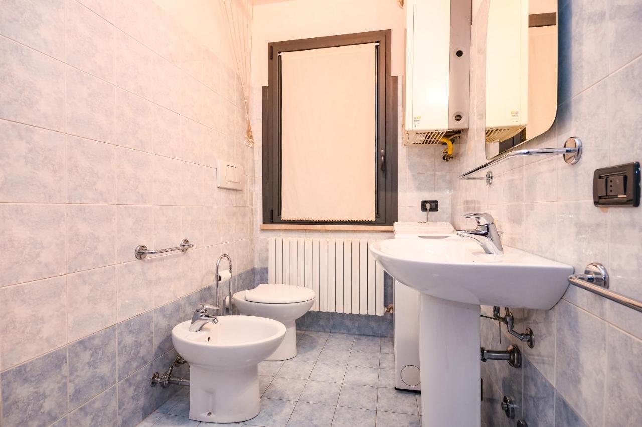 Desenzanoloft Yellow Apartment Desenzano del Garda Exteriör bild