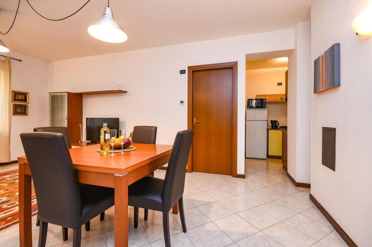 Desenzanoloft Yellow Apartment Desenzano del Garda Exteriör bild